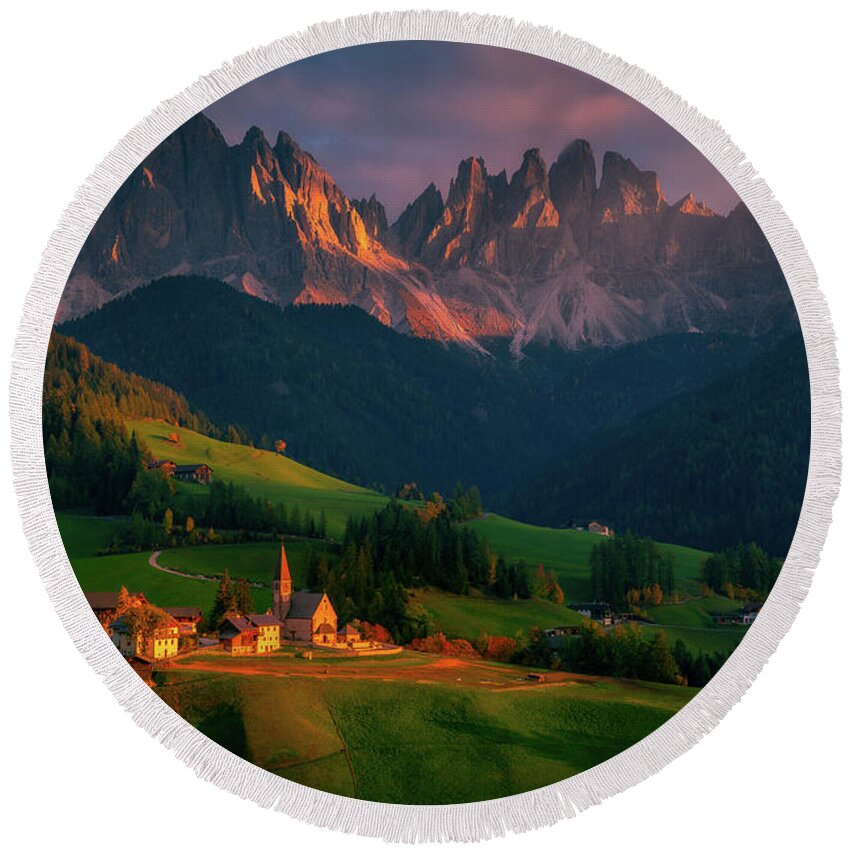 Dolomities Round Beach Towel featuring the photograph Mountain Sunset by Henry w Liu