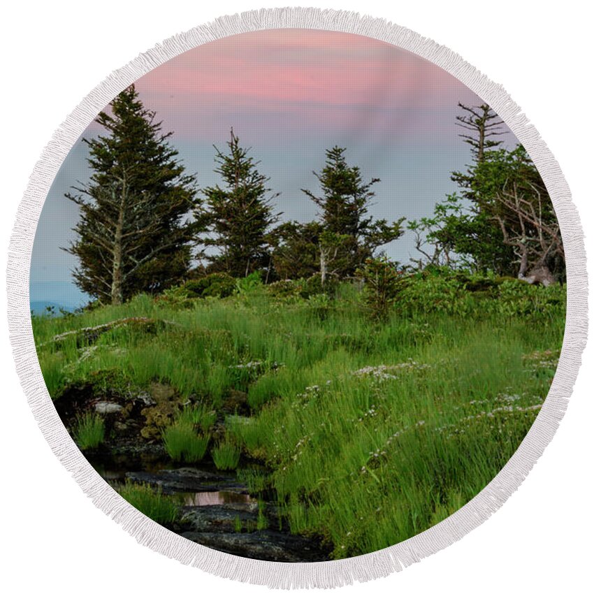 Blue Ridge Mountains Round Beach Towel featuring the photograph Mountain Top Sunrise by Melissa Southern