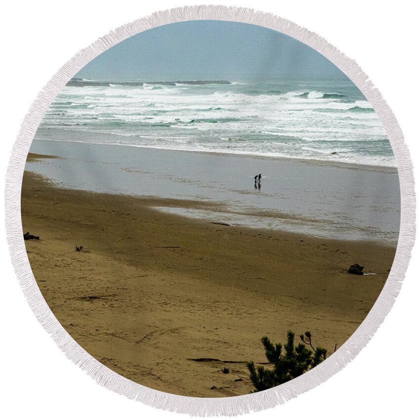 Newport Waves 1 Round Beach Towel featuring the photograph Newport Waves 2 by Tom Cochran