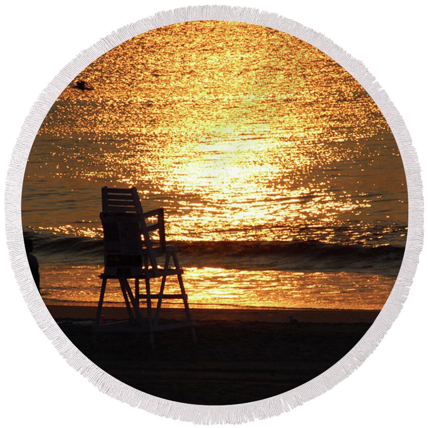 Ocean City Round Beach Towel featuring the photograph OC Beachscape3351 by Carolyn Stagger Cokley