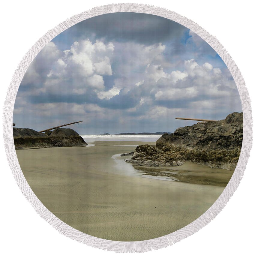 Landscape Round Beach Towel featuring the photograph Ocean Between the Tide by Allan Van Gasbeck