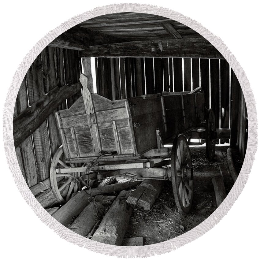Cades Cove Round Beach Towel featuring the photograph Old Farming Wagon by Phil Perkins