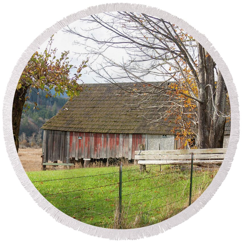 Olympic Peninsula Round Beach Towel featuring the photograph Olympic Peninsula Barn by Cathy Anderson