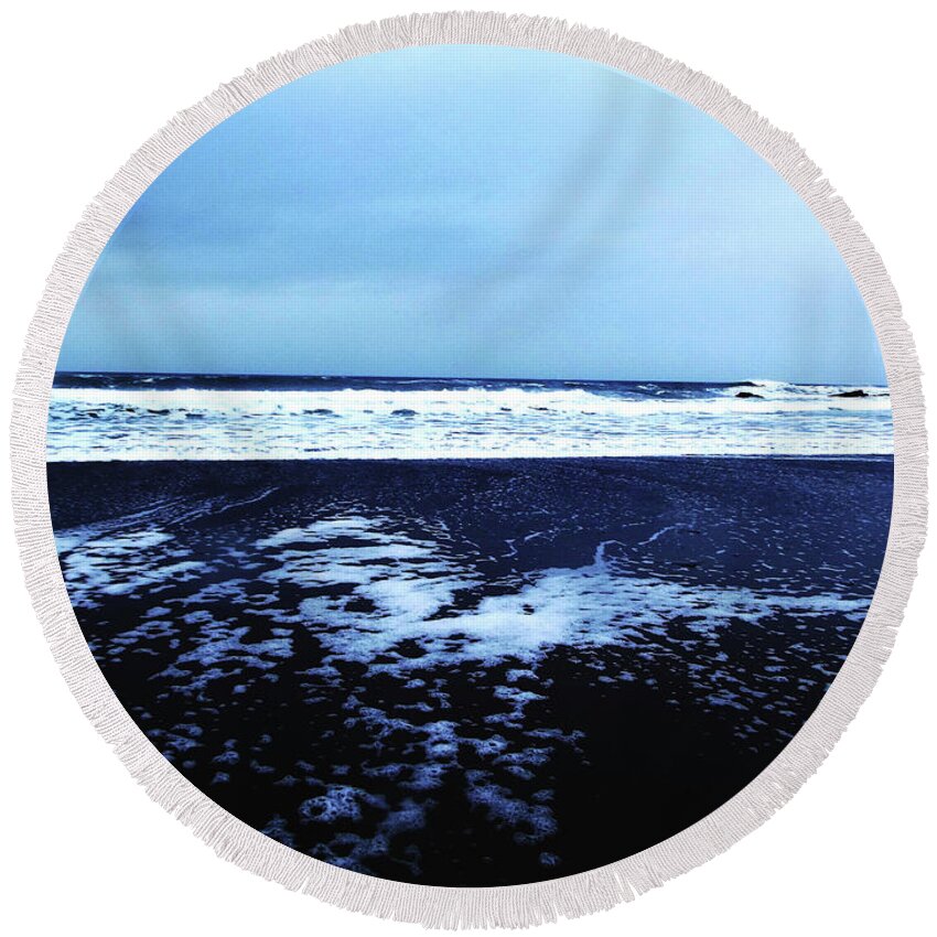 Ocean Round Beach Towel featuring the photograph Pacific Seascape by Melinda Firestone-White
