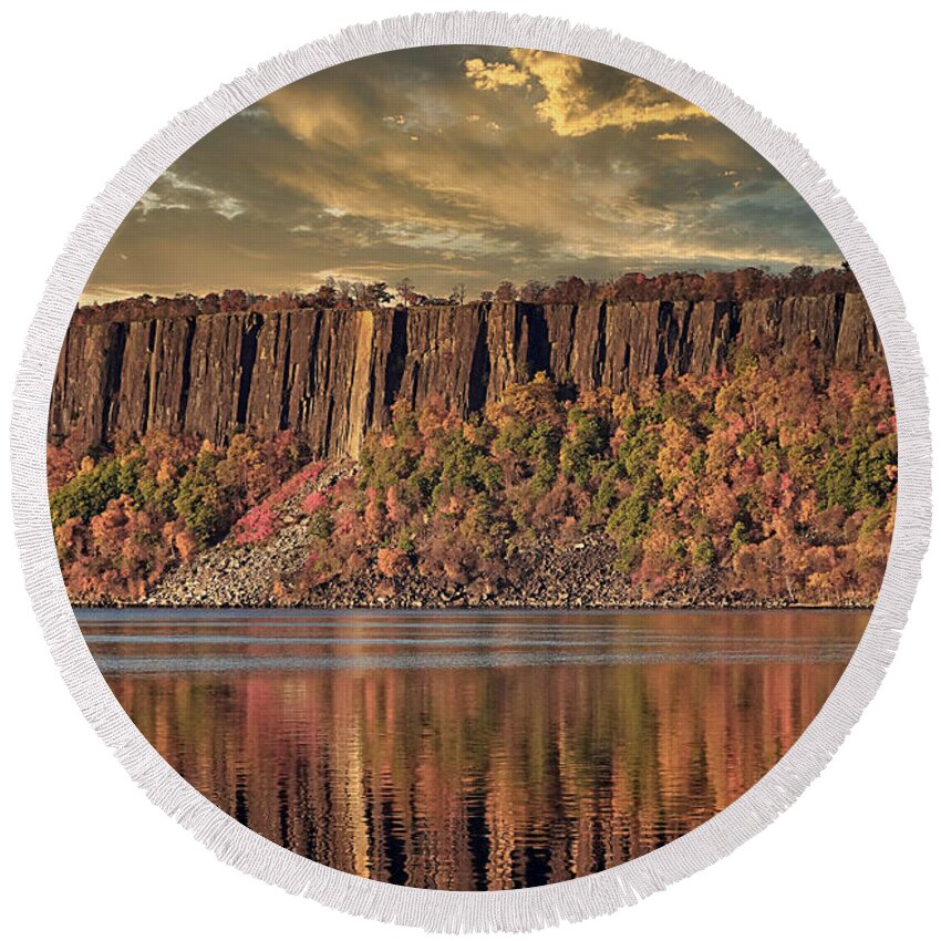 Autumn Round Beach Towel featuring the photograph Palisades Autumn Colors by Russ Considine