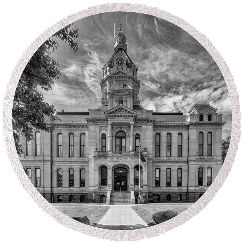 Parke County Courthouse Round Beach Towel featuring the photograph Parke County Courthouse - Rockville, IN by Susan Rissi Tregoning