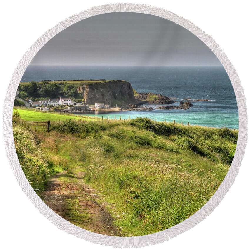 Ireland Round Beach Towel featuring the photograph Path To The Sea by Randall Dill