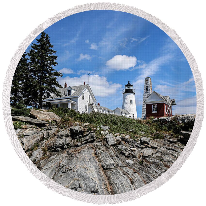 Lighthouse Round Beach Towel featuring the photograph Pemaquid Point Lighthouse Maine by Veronica Batterson