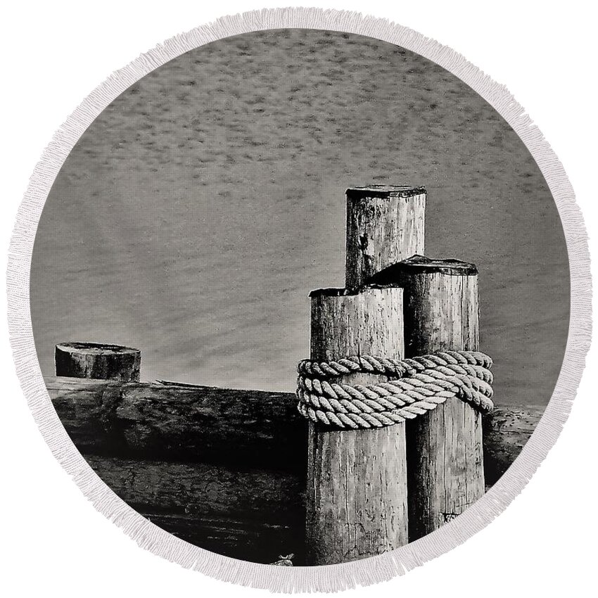 Piling Bulk Head Water Lake Rope Black White Round Beach Towel featuring the photograph Piel1 by John Linnemeyer