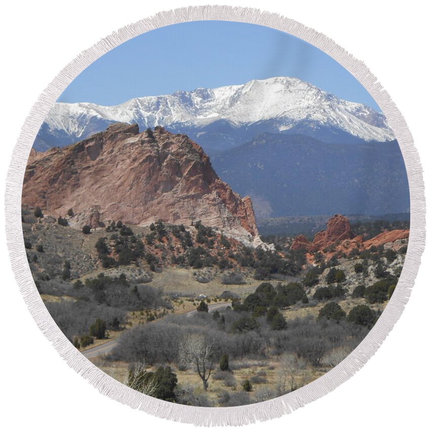 Garden Of The Gods Round Beach Towel featuring the photograph Pikes Peak by Julie Grace