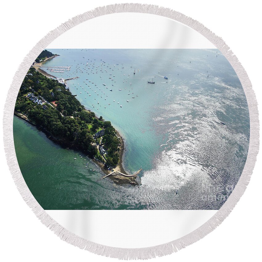 Pointe Round Beach Towel featuring the photograph Pointe d'Arradon by Frederic Bourrigaud