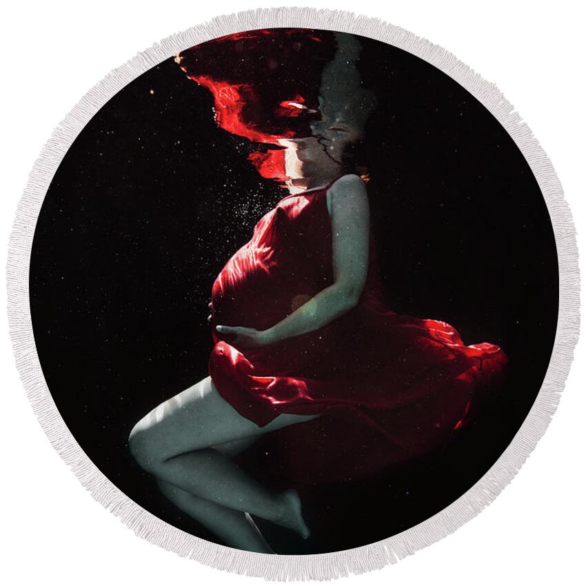 Underwater Round Beach Towel featuring the photograph Pregnant in Red by Gemma Silvestre