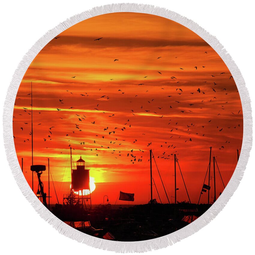 Reef Point Round Beach Towel featuring the photograph Reef Point Sunrise by Scott Olsen