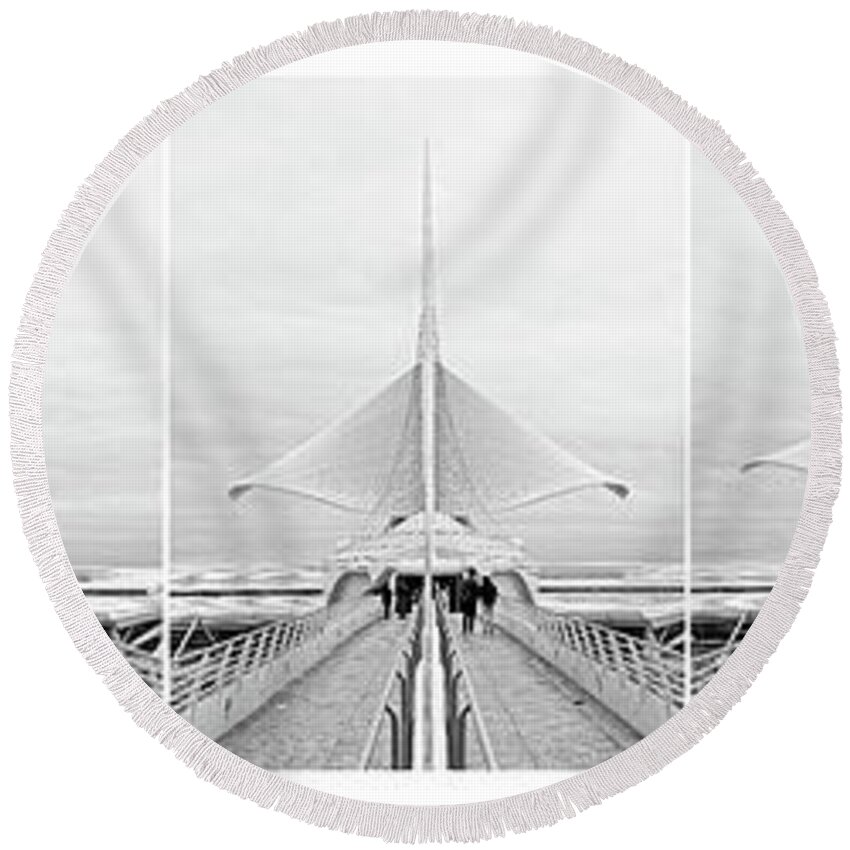 Milwaukee Round Beach Towel featuring the photograph Rising of the Wings - Milwaukee Art Museum by Steven Ralser