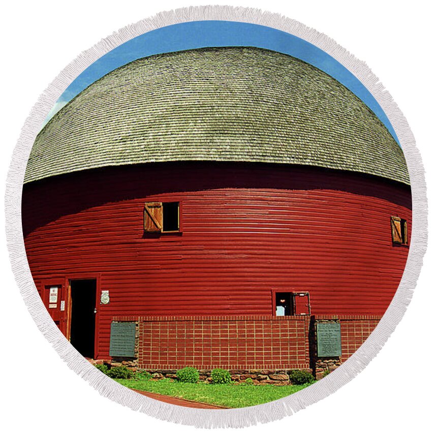 66 Round Beach Towel featuring the photograph Route 66 - Round Barn 2007 by Frank Romeo