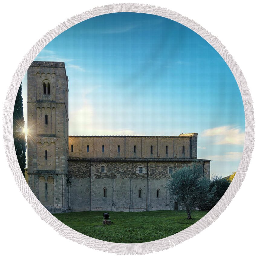 Montalcino Round Beach Towel featuring the photograph Sant Antimo Abbey in the Morning by Stefano Orazzini