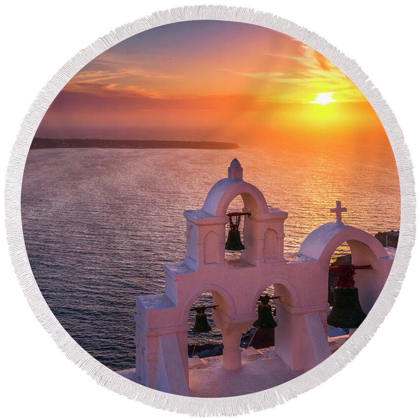 Greece Round Beach Towel featuring the photograph Santorini Sunset by Evgeni Dinev
