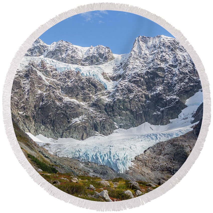 Mount Shuksan Round Beach Towel featuring the photograph Shuksan Glacier by Michael Rauwolf