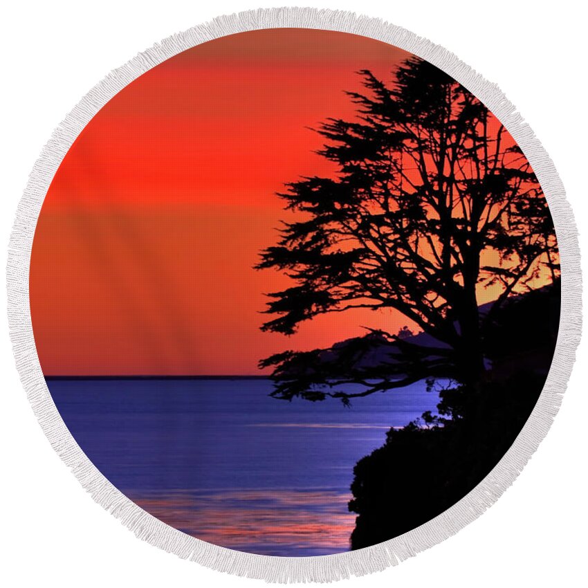Shell Beach Round Beach Towel featuring the photograph Silhouette by Beth Sargent