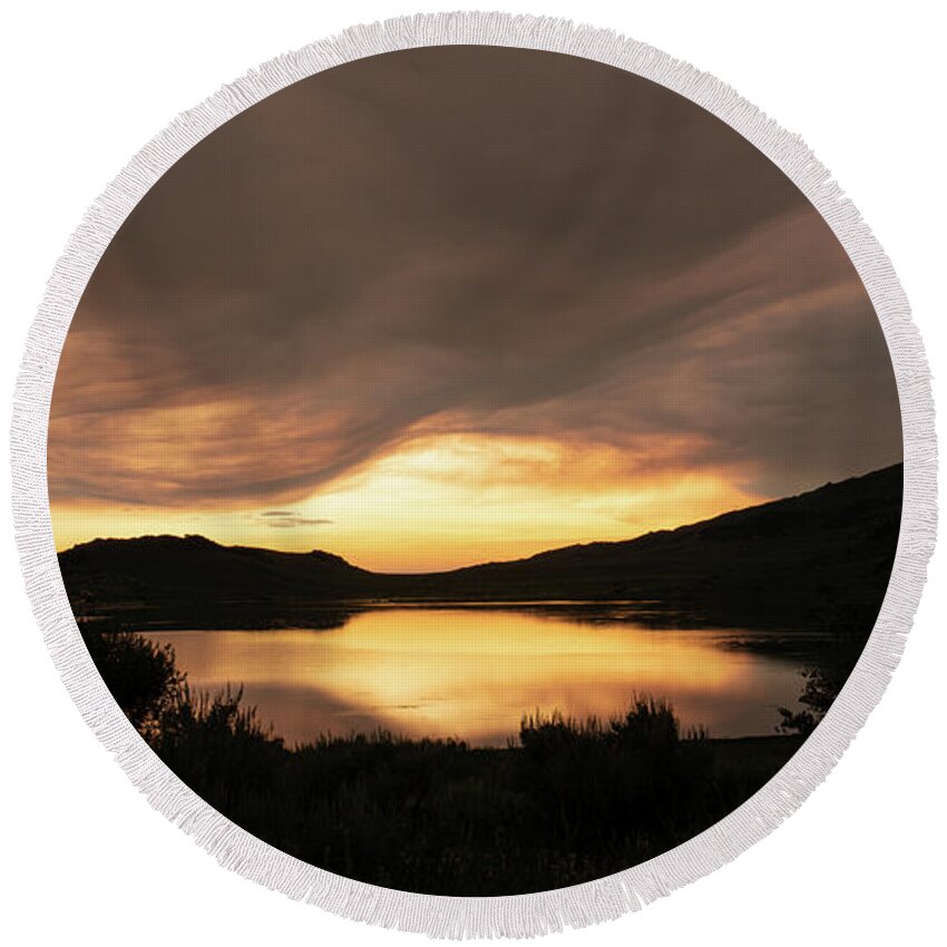 Sunrise Round Beach Towel featuring the photograph Smoky Dawn at Onion Reservoir by Ron Long Ltd Photography