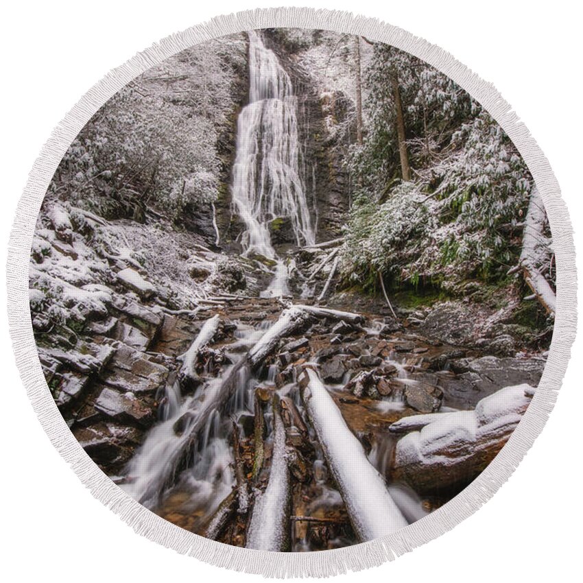 Blue Ridge Parkway Round Beach Towel featuring the photograph Snow Covered Mingo Falls by Robert J Wagner