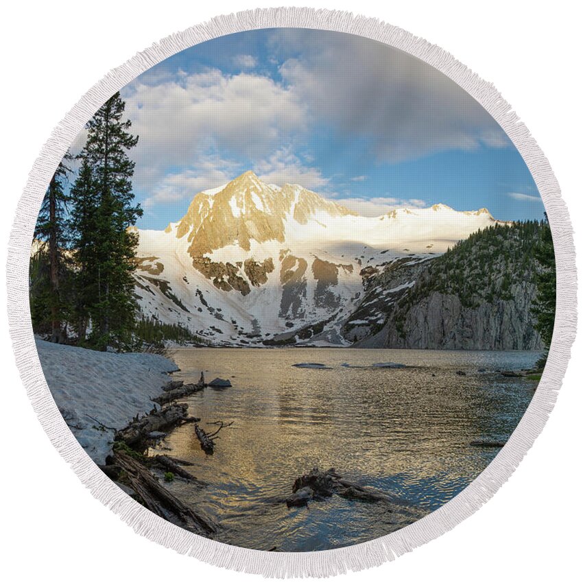 Snowmass Round Beach Towel featuring the photograph Snowmass by Aaron Spong