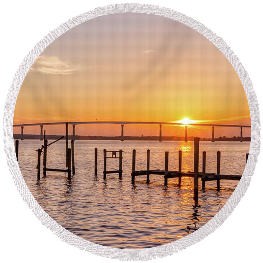 Maryland Round Beach Towel featuring the photograph Solomons Island Sunset by Donna Twiford