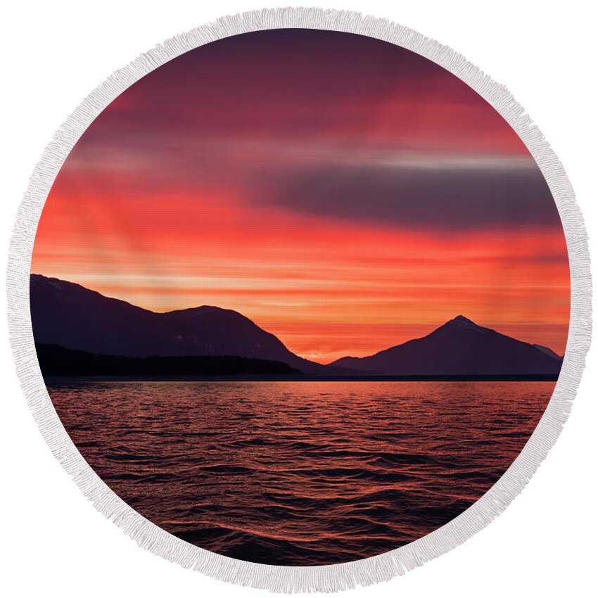 Sunset Round Beach Towel featuring the photograph Southeast Alaskan Sunset by Michele Cornelius