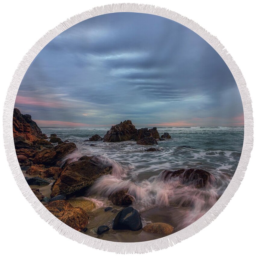 Maine Round Beach Towel featuring the photograph Splashing Waves on Marginal Way by Penny Polakoff