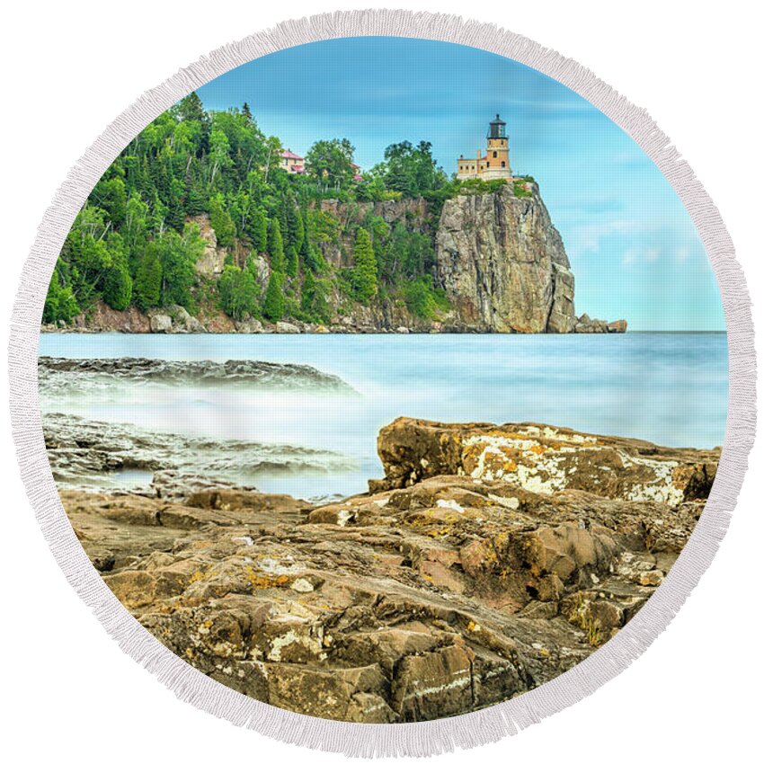 Split Rock Lighthouse Round Beach Towel featuring the photograph Split Rock Lighthouse Dark Sky by Sebastian Musial
