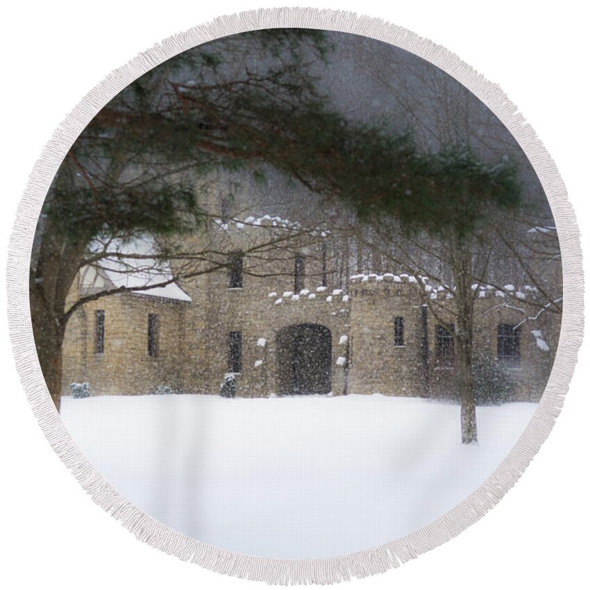 Squires Castle Round Beach Towel featuring the photograph Squires Castle Snow by Stewart Helberg