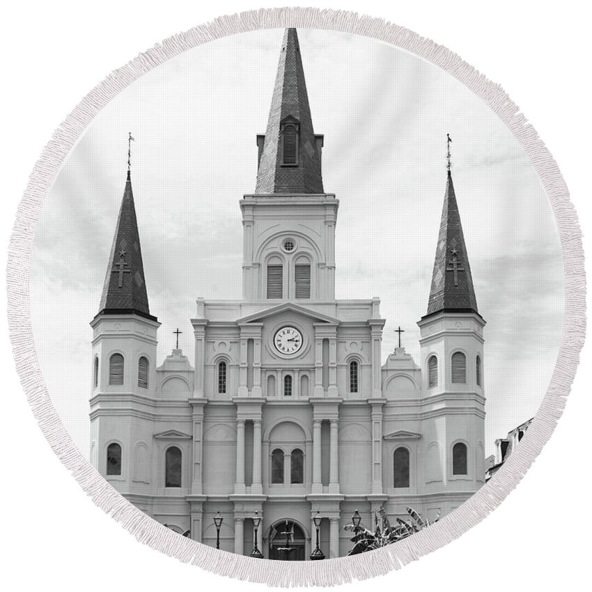 St. Louis Cathedral Round Beach Towel featuring the photograph St. Louis Cathedral by Kimberly Blom-Roemer