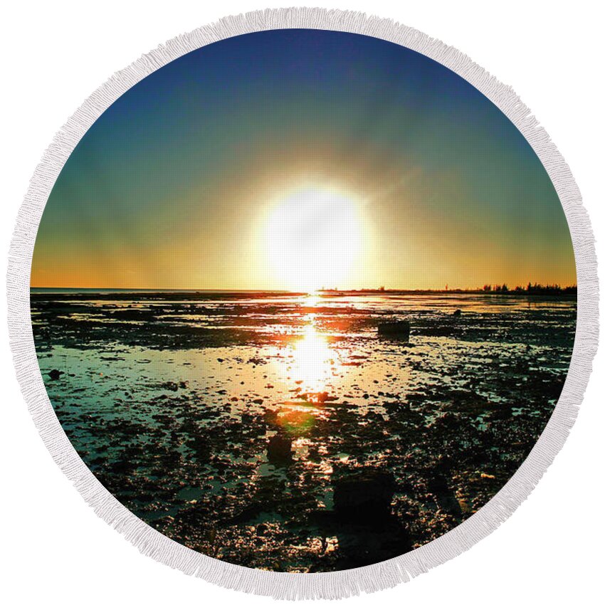 Sunrise Round Beach Towel featuring the photograph Star Bright by Montez Kerr