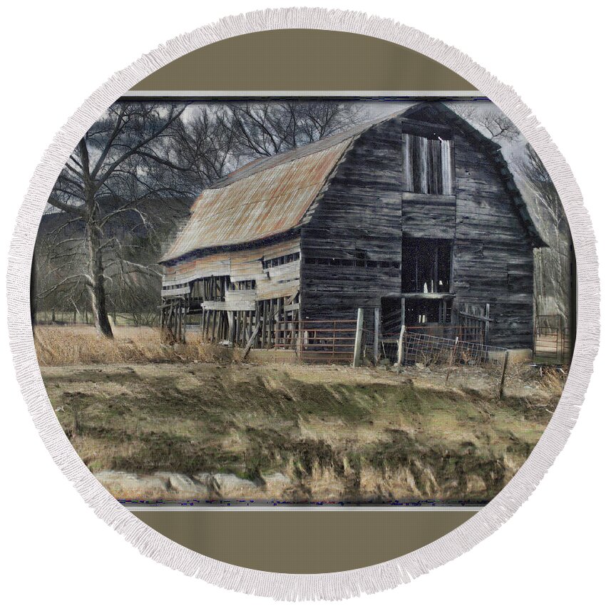Old Barn Round Beach Towel featuring the photograph Still Standing by Dennis Baswell