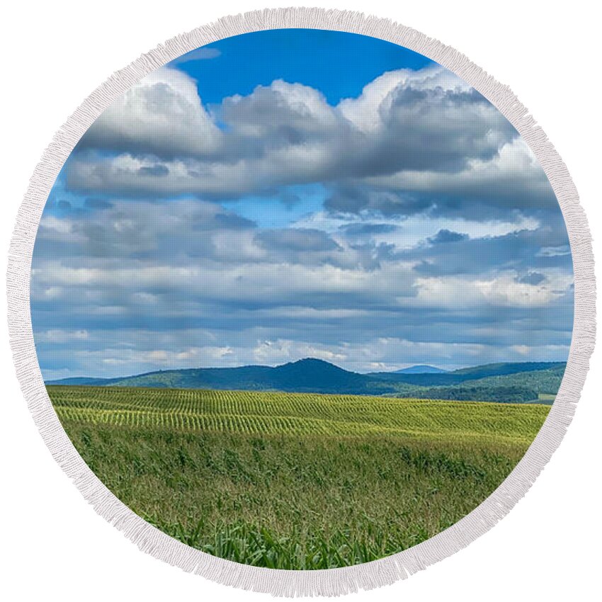 Washington County Round Beach Towel featuring the photograph Summertime in Washington County by Kendall McKernon