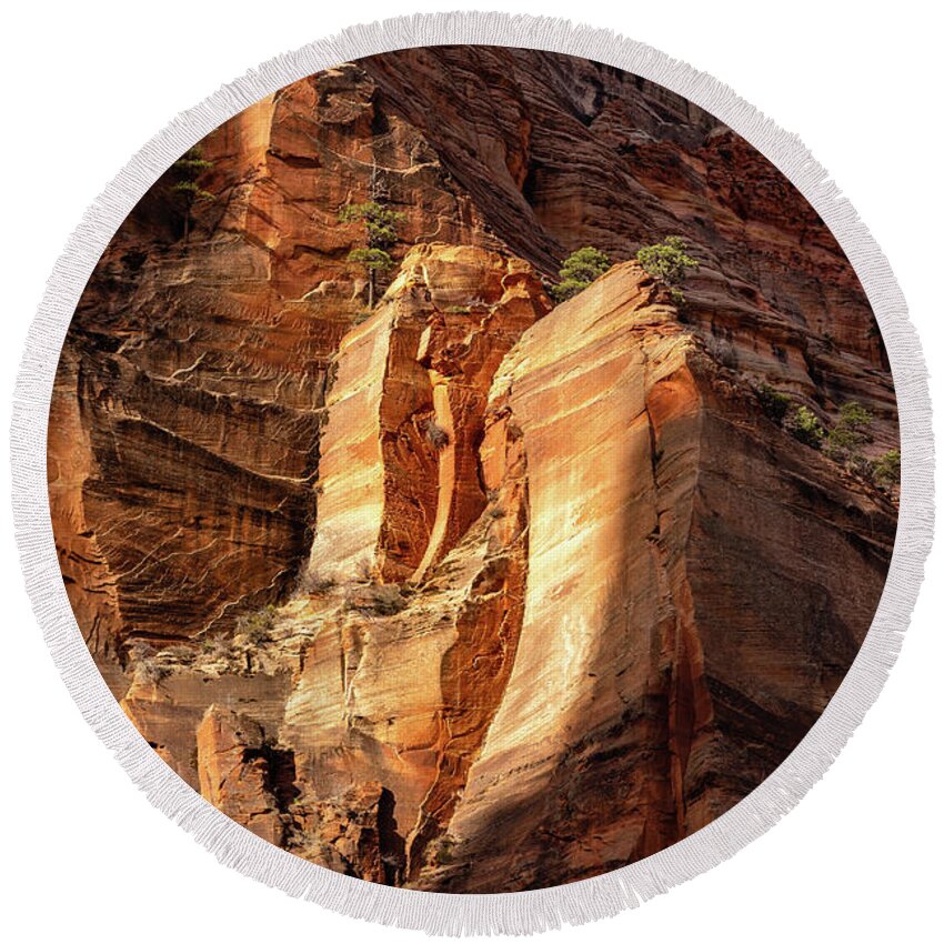 Emerald Pool Round Beach Towel featuring the photograph Sunlight on Stone Outcropping by Craig A Walker