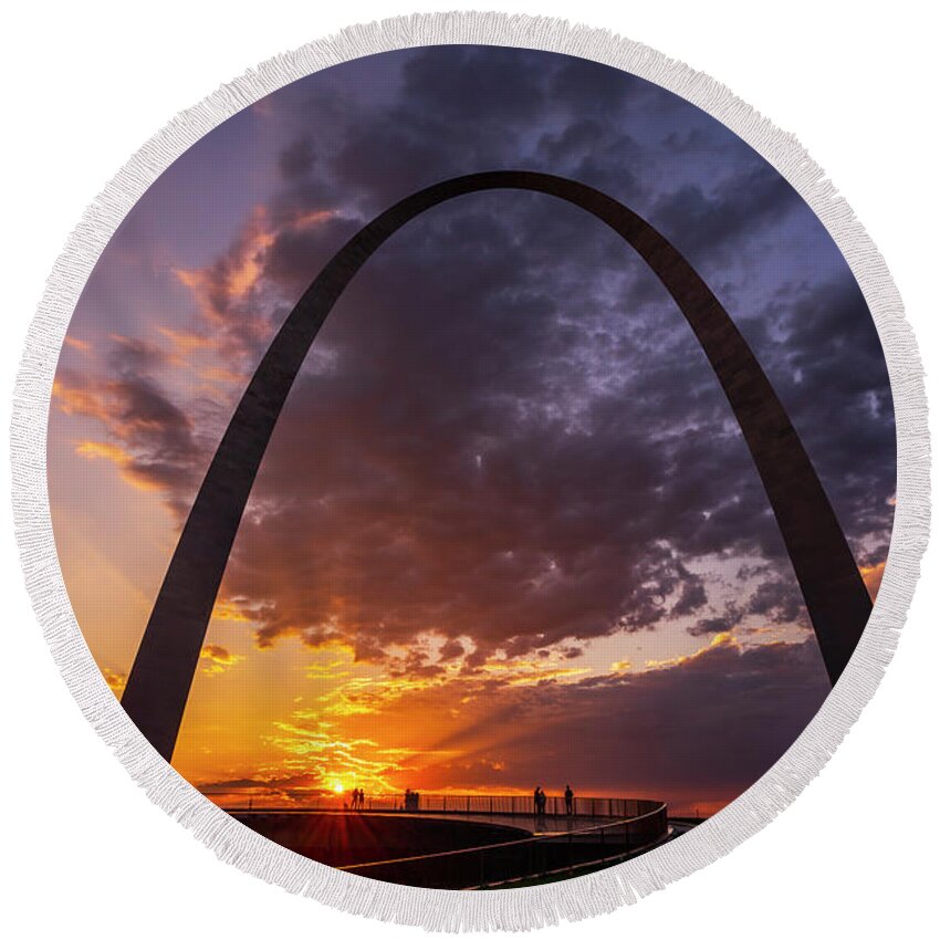 Gateway Arch Round Beach Towel featuring the photograph Sunrise at the Gateway Arch by Rich Cruse