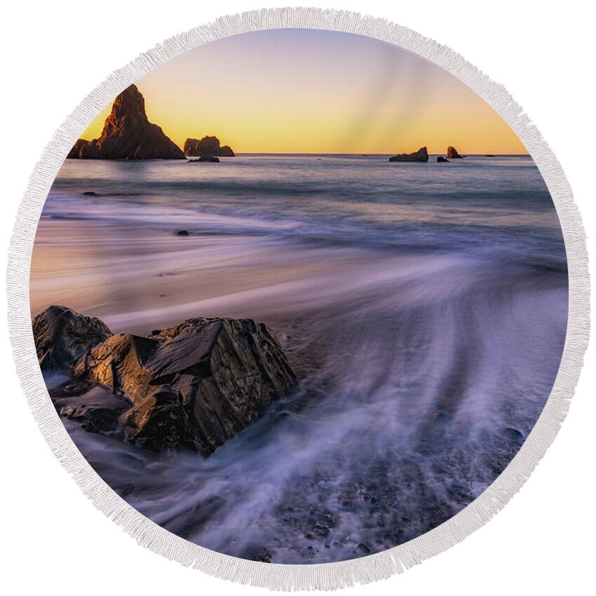 Oregon Round Beach Towel featuring the photograph Sunrise Wash by Darren White