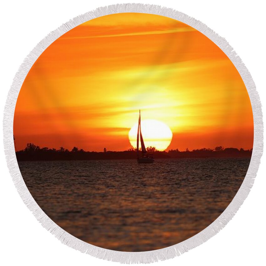 Sunset Round Beach Towel featuring the photograph Sunset 3 by Mingming Jiang