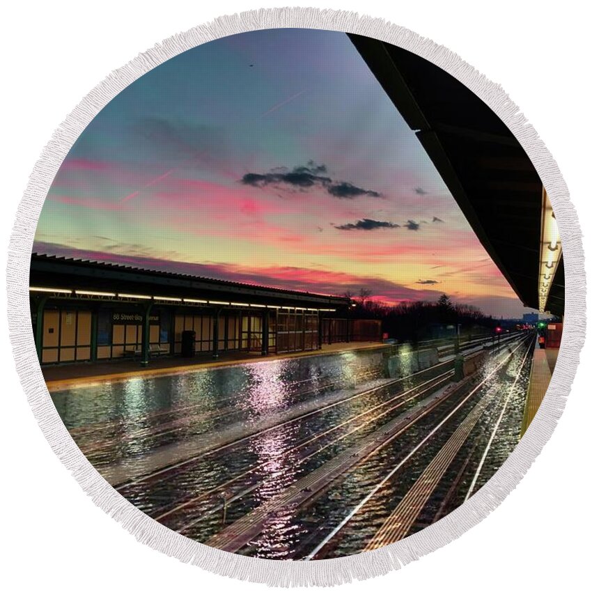 Queens Round Beach Towel featuring the photograph Sunset at 88th St. by Carol Whaley Addassi