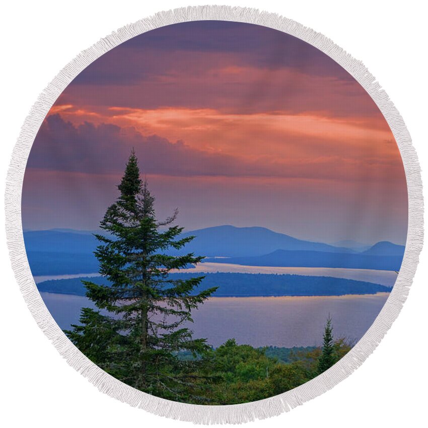 Sun Round Beach Towel featuring the photograph Sunset Over Mooselookmeguntic Lake by Russ Considine