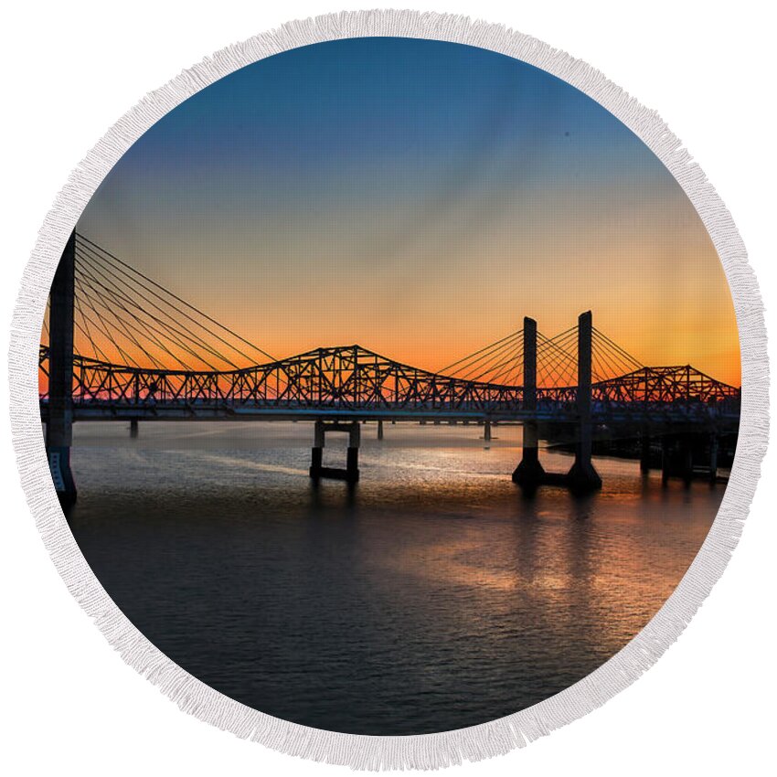 Sunset Round Beach Towel featuring the photograph Sunset over the Ohio River at Louisville by Shelia Hunt