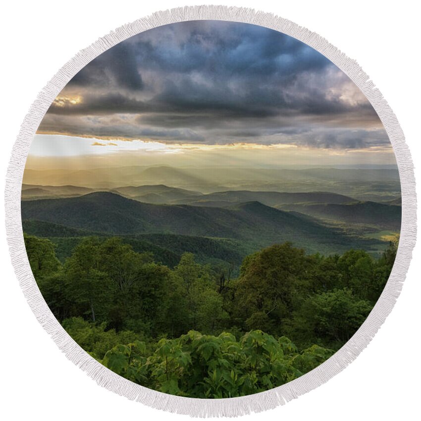 Blue Ridge Round Beach Towel featuring the photograph Sunset Sea of Green by Tricia Louque