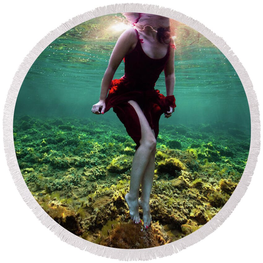 Underwater Round Beach Towel featuring the photograph Sweet Red Mermaid by Gemma Silvestre