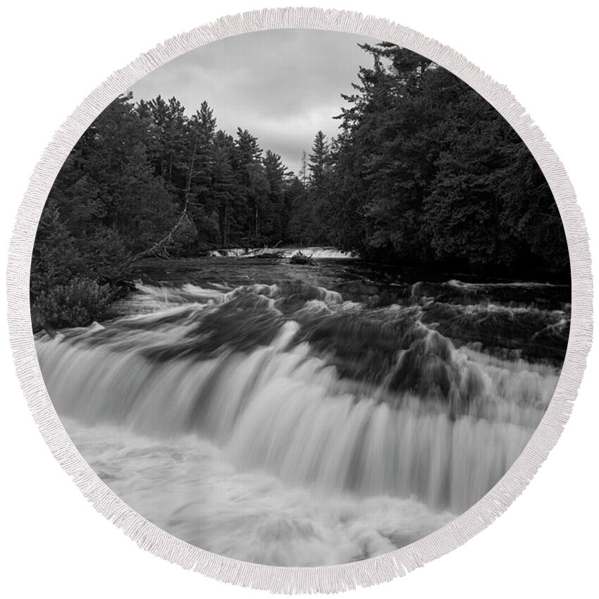 Tahquamenon Falls Black And White Lower Falls Round Beach Towel featuring the photograph Tahquamenon Falls Black And White Lower Falls by Dan Sproul