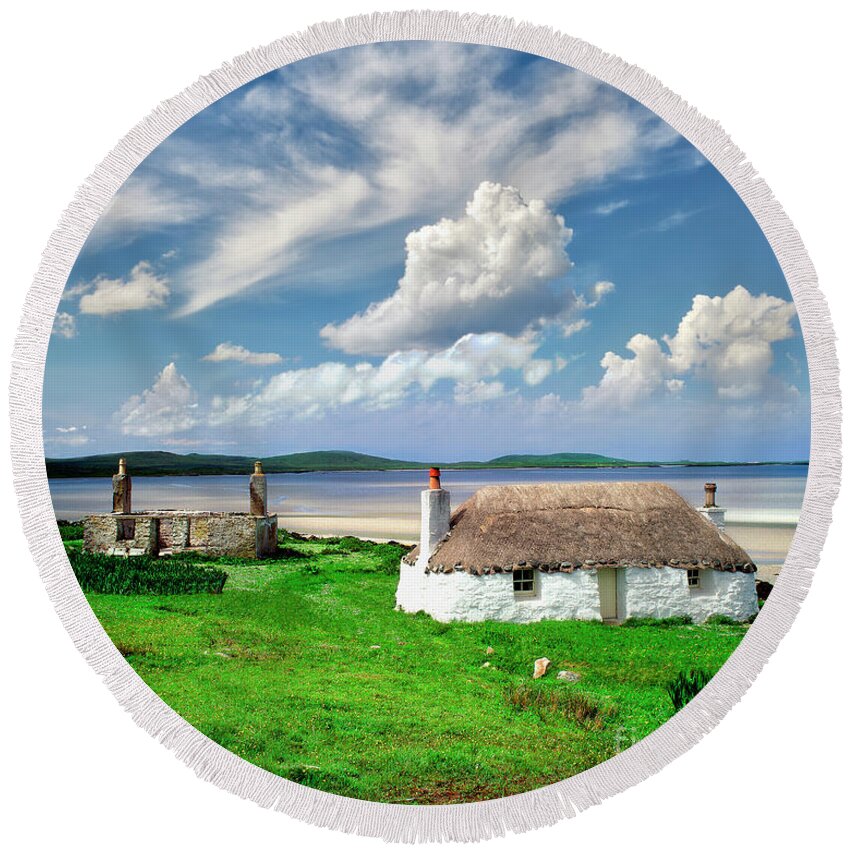 Nag928578v Round Beach Towel featuring the photograph Far from the Madding Crowd by Edmund Nagele FRPS
