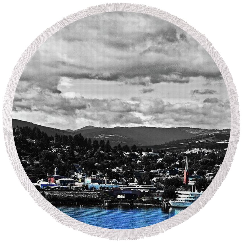  Round Beach Towel featuring the digital art The Dalles, OR Along The Columbia River by Fred Loring