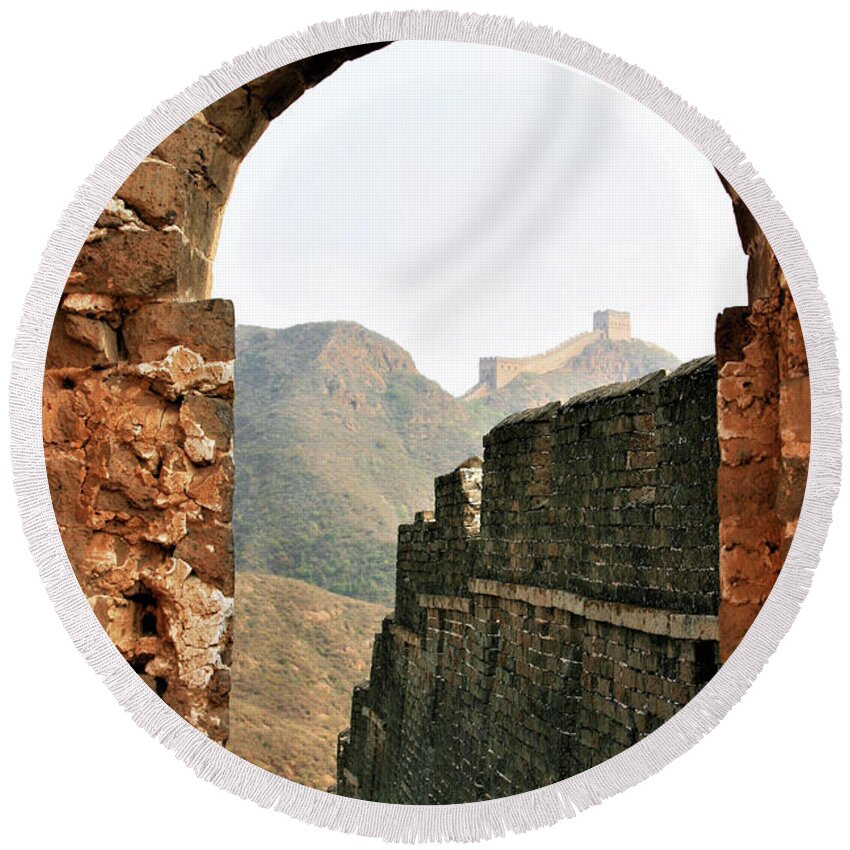 Wonder Of The World Round Beach Towel featuring the photograph Never Ending Great Wall of China #2 by Leslie Struxness