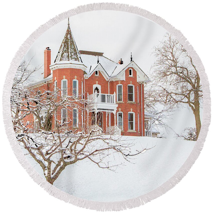 Gardens Round Beach Towel featuring the photograph The Kitchen House in Winter by Marilyn Cornwell