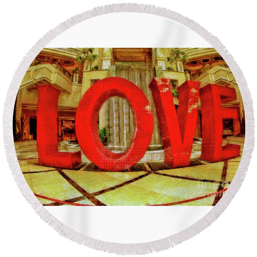 Love Sculpture Round Beach Towel featuring the photograph The Love Sculpture Venetian Las Vegas by Blake Richards